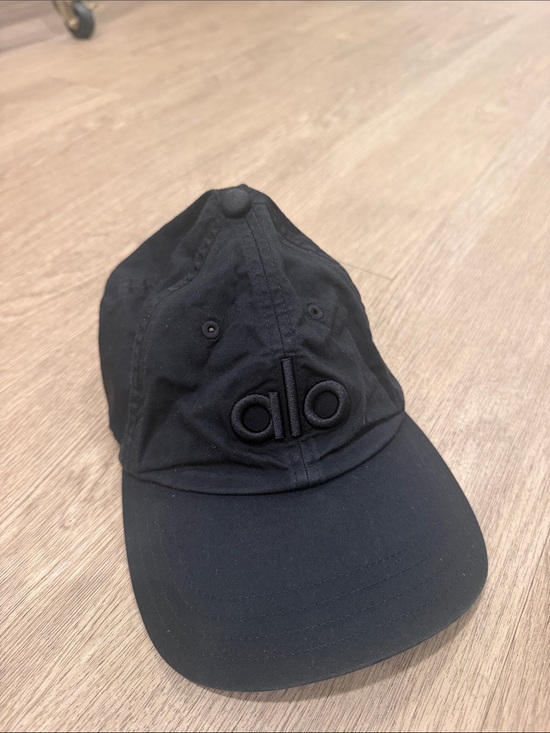 ALO Yoga Accessories - ALO Yoga Black Logo Cap